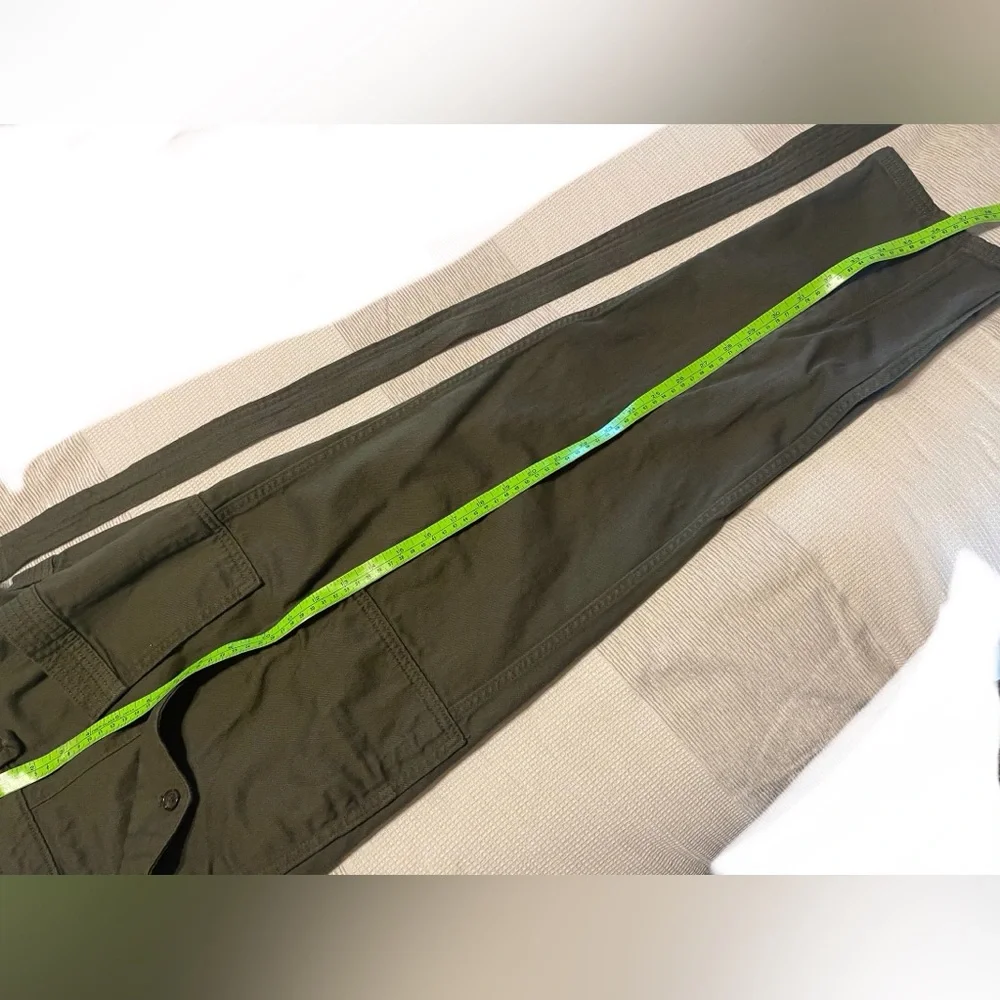 Banana Republic Dark Olive Green Ankle Pants with Cargo style, Size 10 - Picture 11 of 11